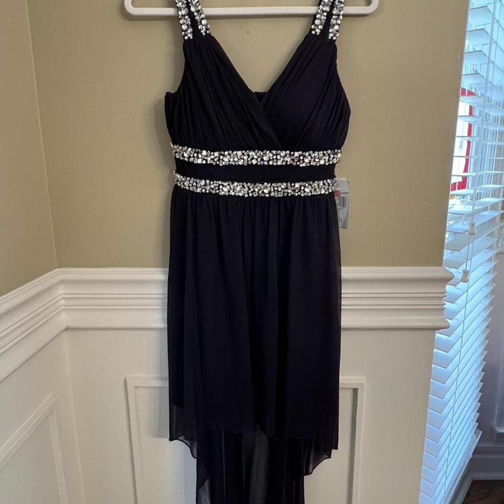 NWT Jodi Kristopher (Dillard’s) beaded formal dress with a flowy high-low skirt